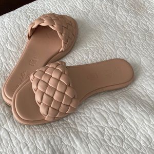Seychelles Brand new Bellissima Braided nude slide  flat sandal Sz 8